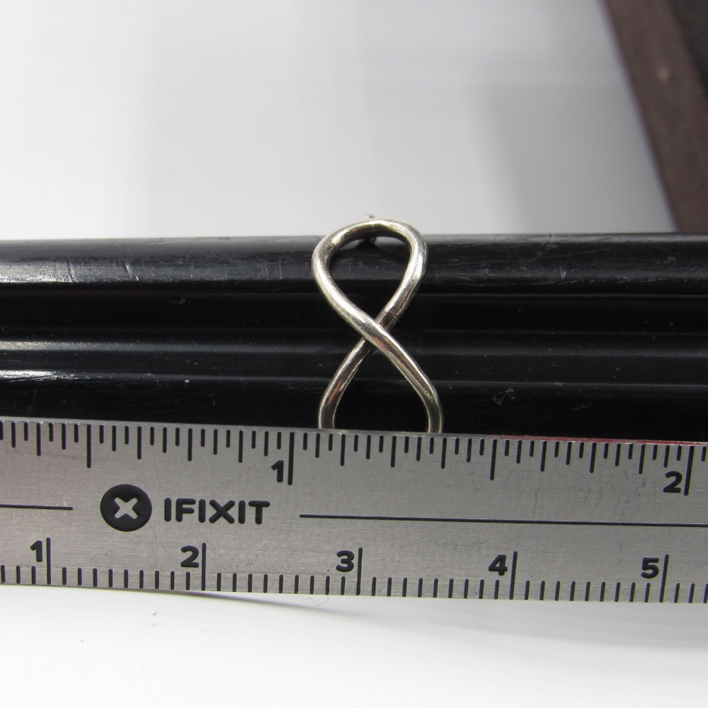 Size 7.25 Sterling Silver Simple Infinity Band - Picture 6 of 7